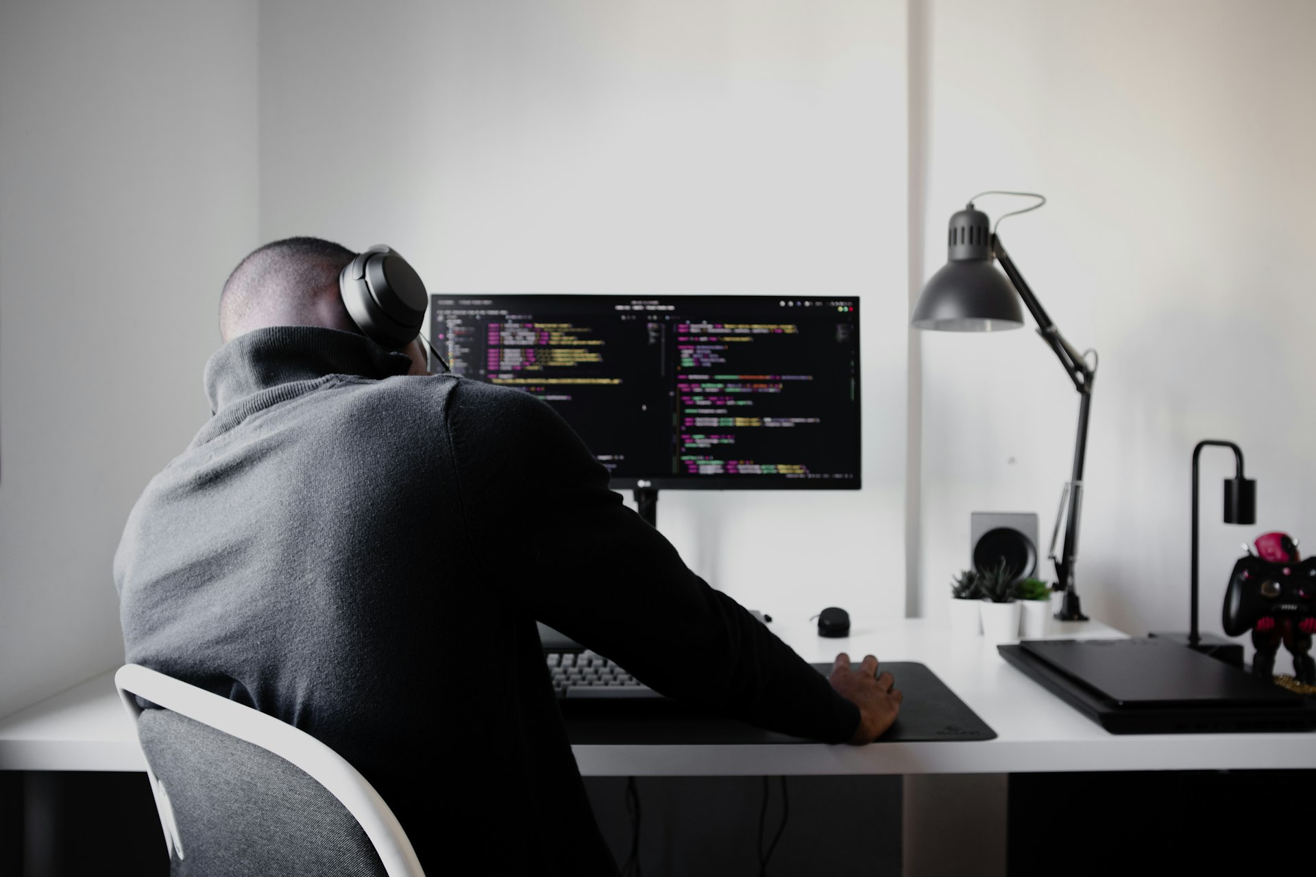 Programming basics tutorial showing code on computer screen - Learn programming fundamentals with BitLearners